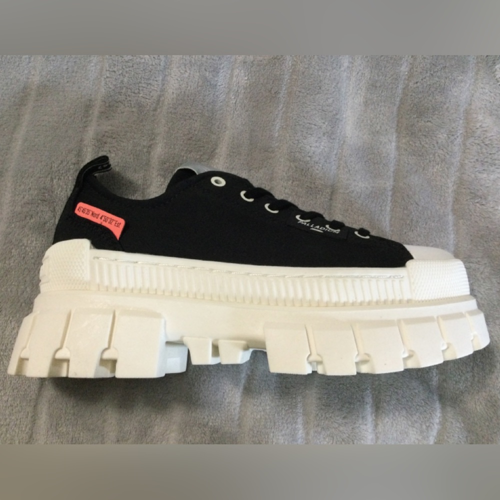 Palladium Women’s Black/White Revolt Platform Sneakers - Picture 5 of 13